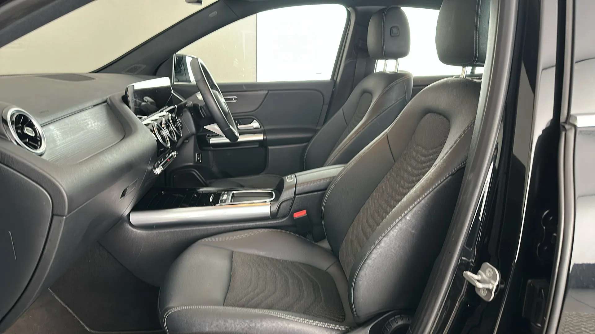 2025 MERCEDES-BENZ GLA 2025 MERCEDES-BENZ GLA