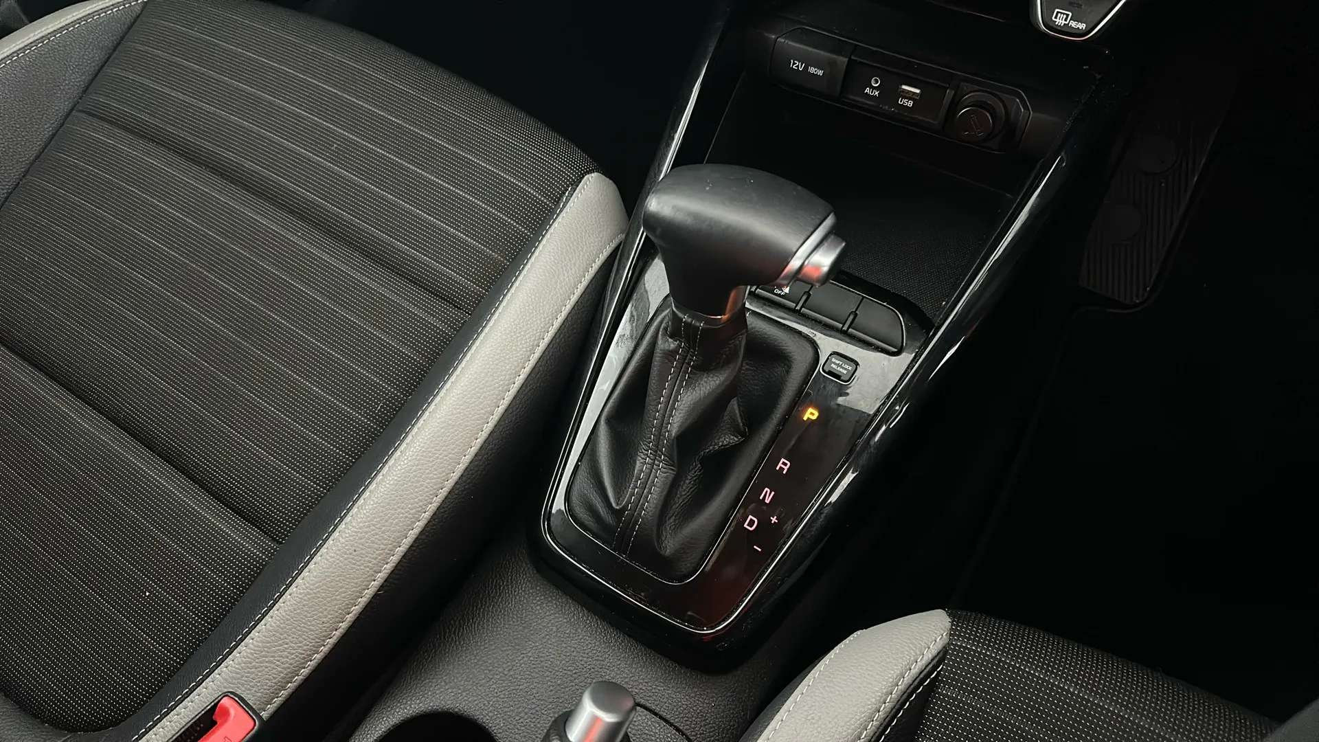 2020 KIA STONIC 2020 KIA STONIC