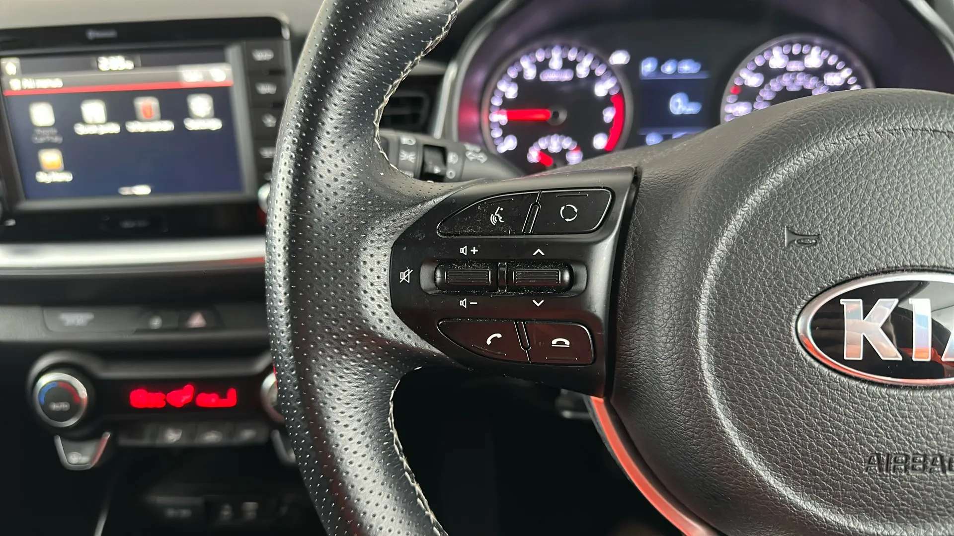 2020 KIA STONIC 2020 KIA STONIC