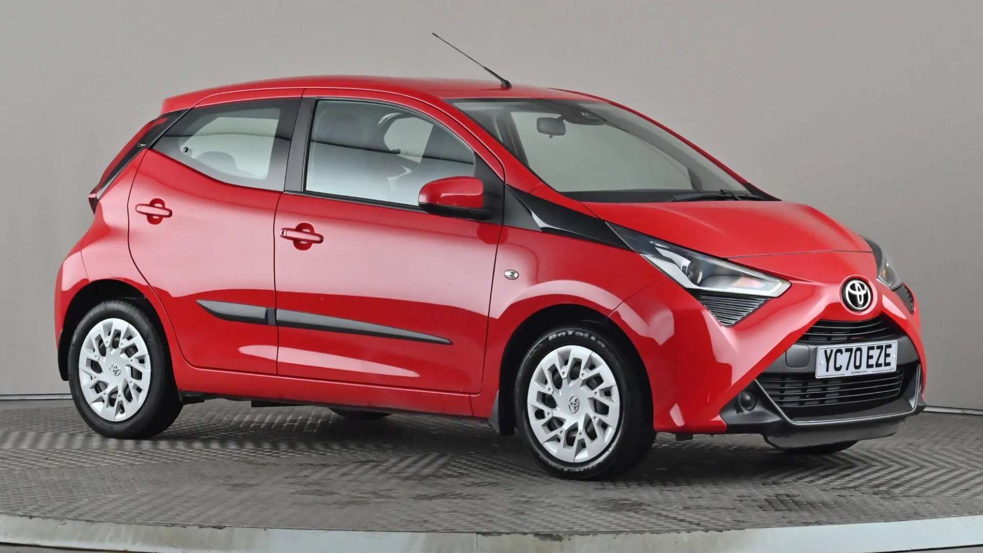 A 2020 TOYOTA AYGO 1.0 VVT-i X-Play TSS A 2020 TOYOTA AYGO 1.0 VVT-i X-Play TSS