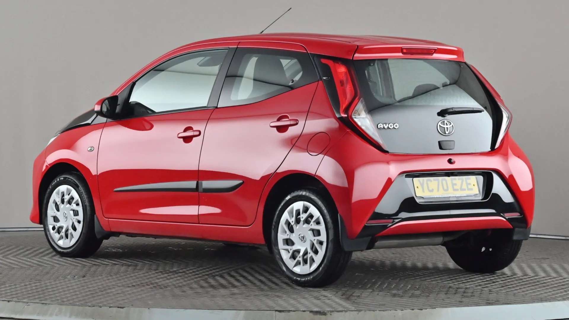 A 2020 TOYOTA AYGO 1.0 VVT-i X-Play TSS A 2020 TOYOTA AYGO 1.0 VVT-i X-Play TSS