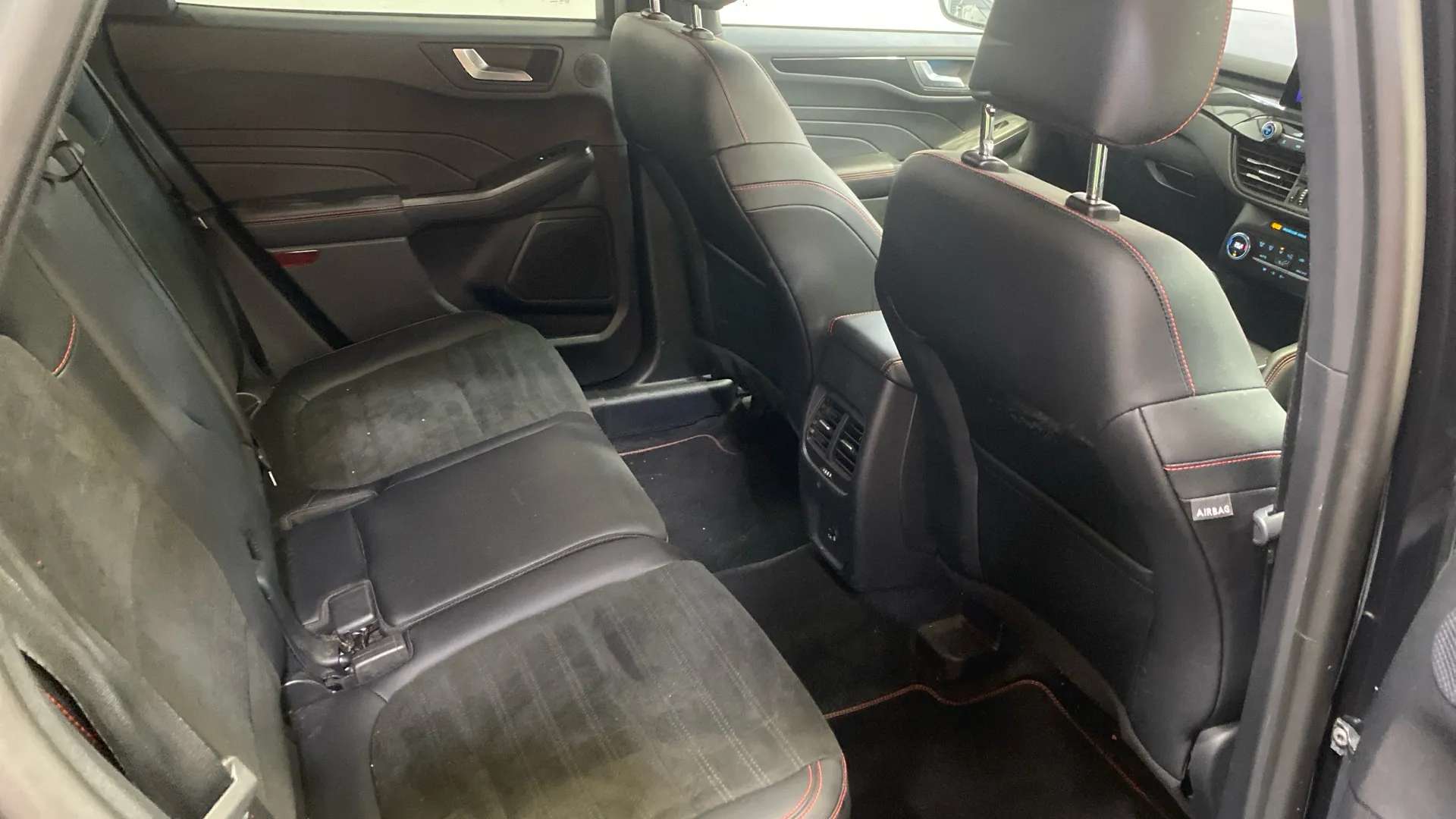 A 2022 FORD KUGA 1.5 EcoBoost 150 ST-Line Edition A 2022 FORD KUGA 1.5 EcoBoost 150 ST-Line Edition