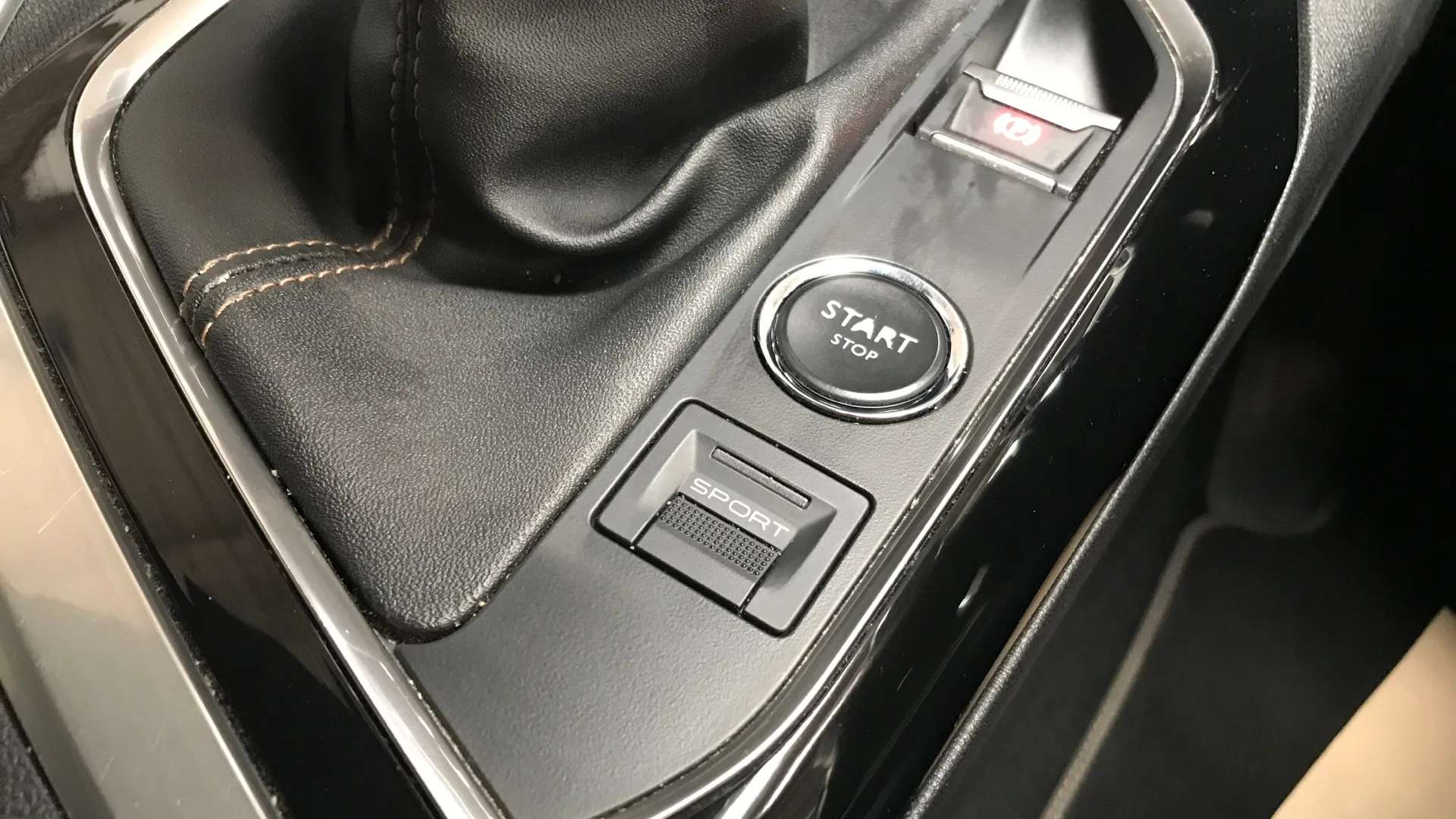 2018 PEUGEOT 3008 2018 PEUGEOT 3008