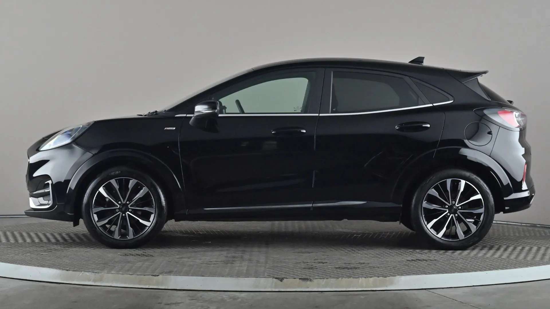 A 2023 FORD PUMA 1.0 EcoBoost Hybrid mHEV ST-Line Vignale A 2023 FORD PUMA 1.0 EcoBoost Hybrid mHEV ST-Line Vignale