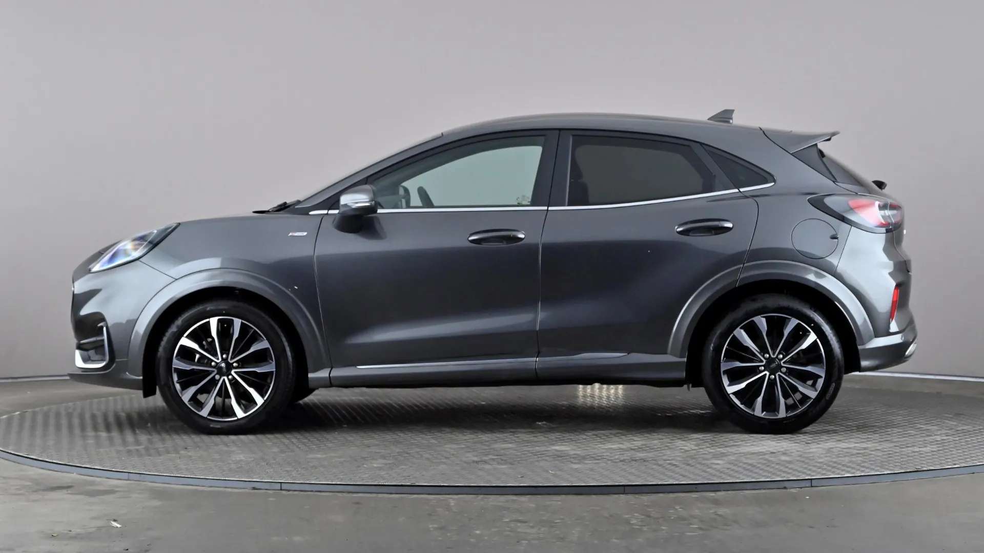 A 2022 FORD PUMA 1.0 EcoBoost Hybrid mHEV 155 ST-Line Vignale A 2022 FORD PUMA 1.0 EcoBoost Hybrid mHEV 155 ST-Line Vignale