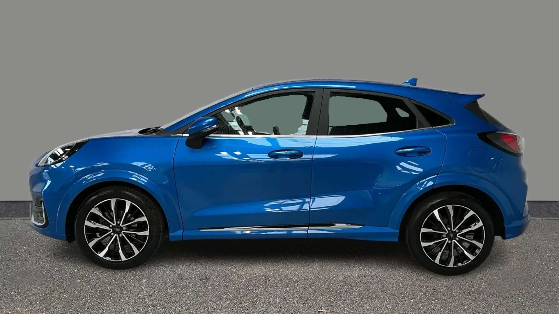 A 2022 FORD PUMA 1.0 EcoBoost Hybrid mHEV ST-Line Vignale A 2022 FORD PUMA 1.0 EcoBoost Hybrid mHEV ST-Line Vignale