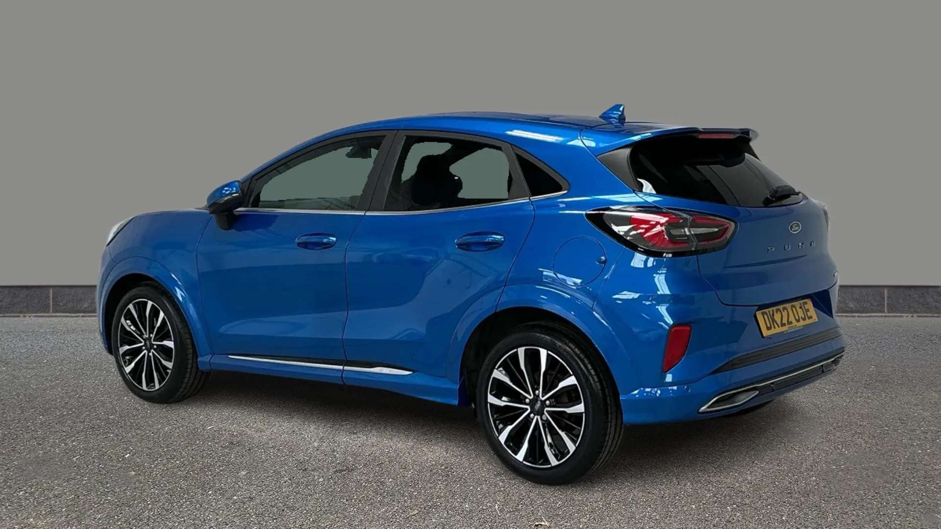 A 2022 FORD PUMA 1.0 EcoBoost Hybrid mHEV ST-Line Vignale A 2022 FORD PUMA 1.0 EcoBoost Hybrid mHEV ST-Line Vignale