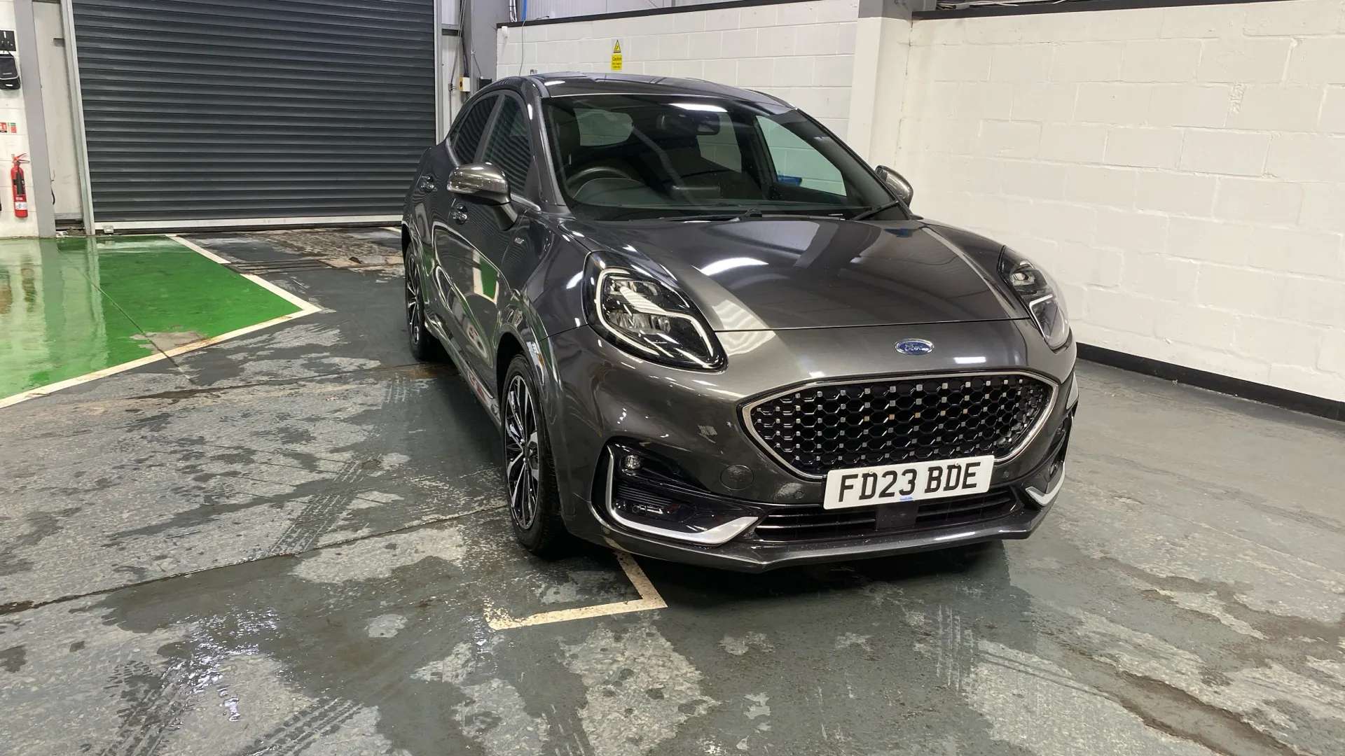 A 2023 FORD PUMA 1.0 EcoBoost Hybrid mHEV ST-Line Vignale A 2023 FORD PUMA 1.0 EcoBoost Hybrid mHEV ST-Line Vignale