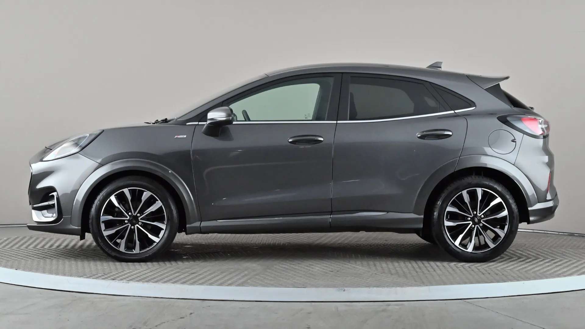 A 2023 FORD PUMA 1.0 EcoBoost Hybrid mHEV ST-Line Vignale A 2023 FORD PUMA 1.0 EcoBoost Hybrid mHEV ST-Line Vignale