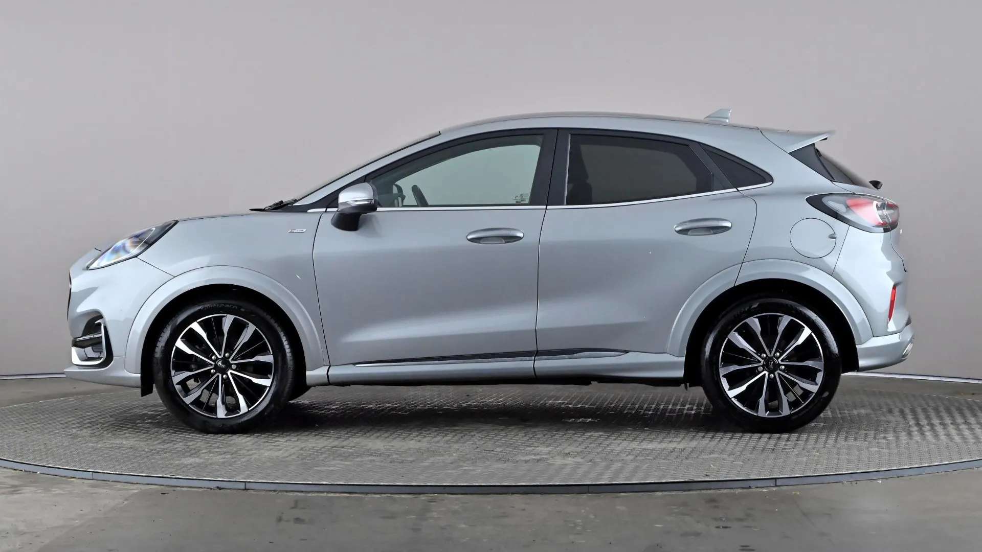 A 2022 FORD PUMA 1.0 EcoBoost Hybrid mHEV ST-Line Vignale A 2022 FORD PUMA 1.0 EcoBoost Hybrid mHEV ST-Line Vignale