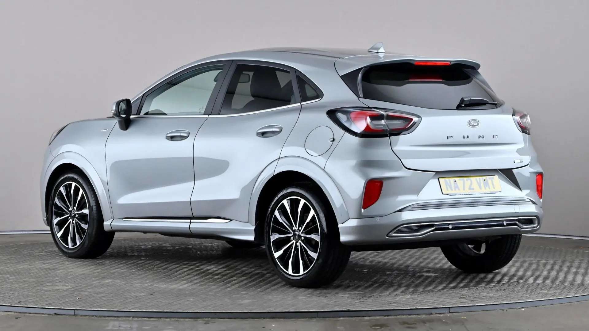 A 2022 FORD PUMA 1.0 EcoBoost Hybrid mHEV ST-Line Vignale A 2022 FORD PUMA 1.0 EcoBoost Hybrid mHEV ST-Line Vignale