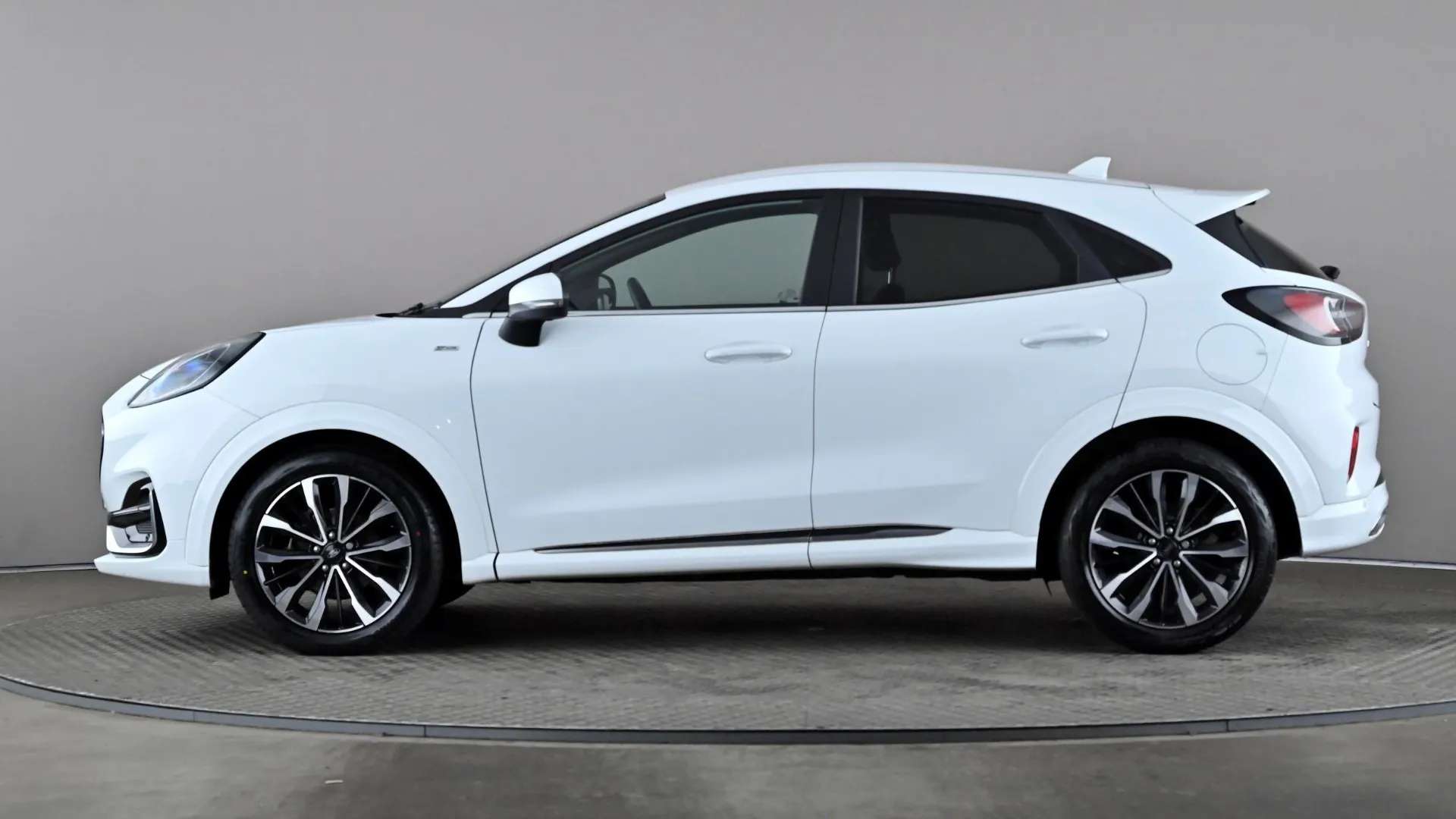 A 2022 FORD PUMA 1.0 EcoBoost Hybrid mHEV 155 ST-Line Vignale A 2022 FORD PUMA 1.0 EcoBoost Hybrid mHEV 155 ST-Line Vignale