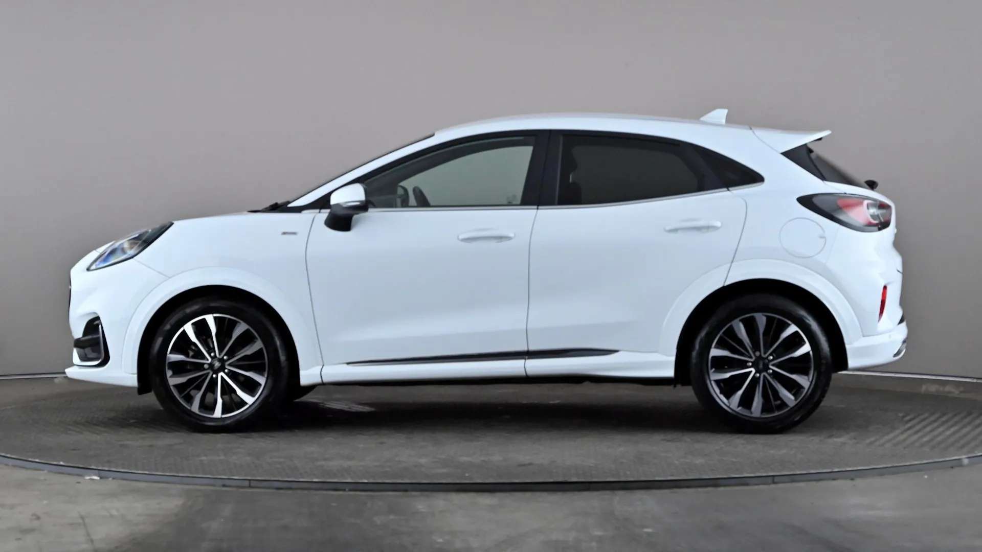 A 2023 FORD PUMA 1.0 EcoBoost Hybrid mHEV ST-Line Vignale A 2023 FORD PUMA 1.0 EcoBoost Hybrid mHEV ST-Line Vignale