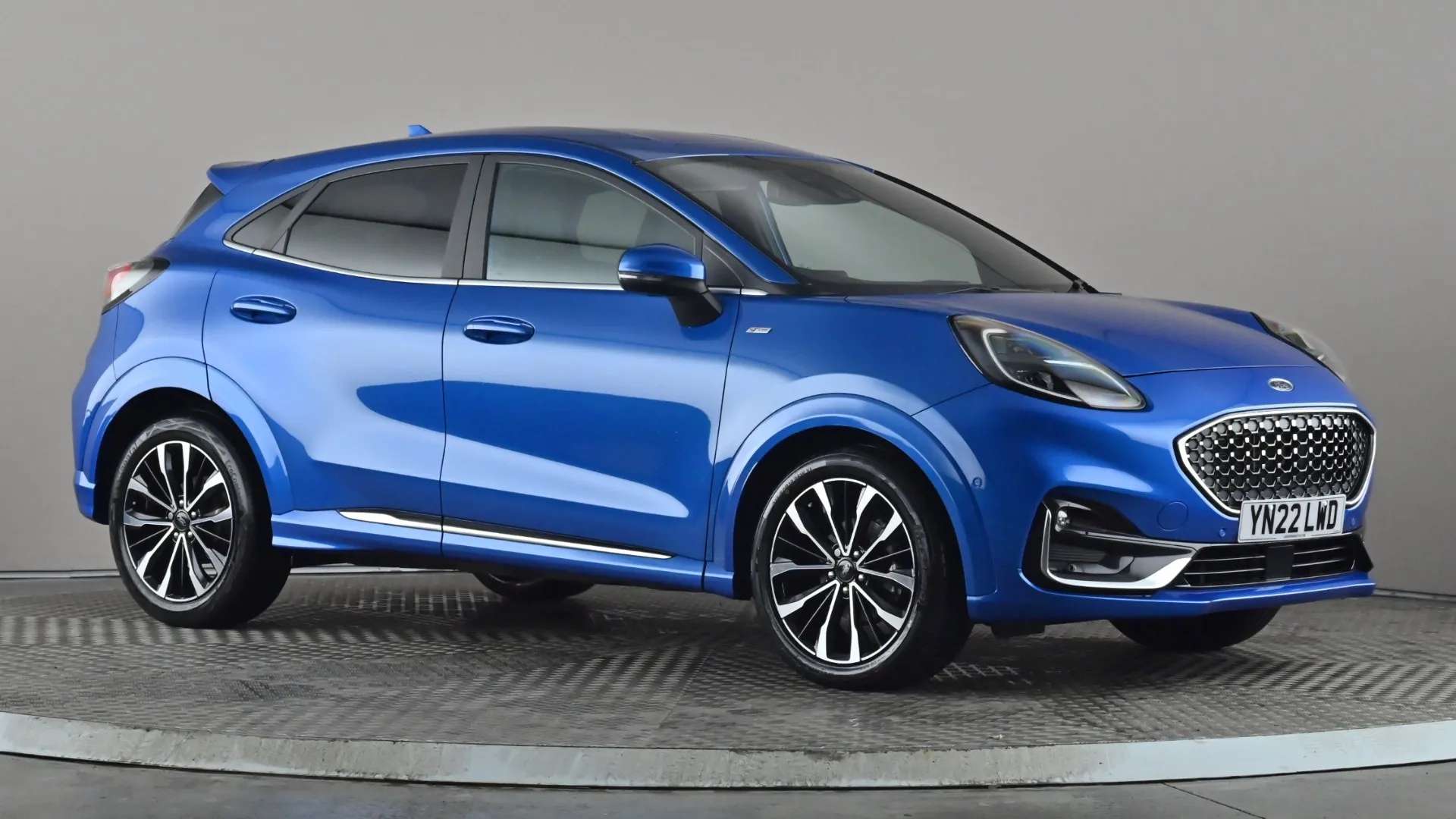 A 2022 FORD PUMA 1.0 EcoBoost Hybrid mHEV ST-Line Vignale A 2022 FORD PUMA 1.0 EcoBoost Hybrid mHEV ST-Line Vignale