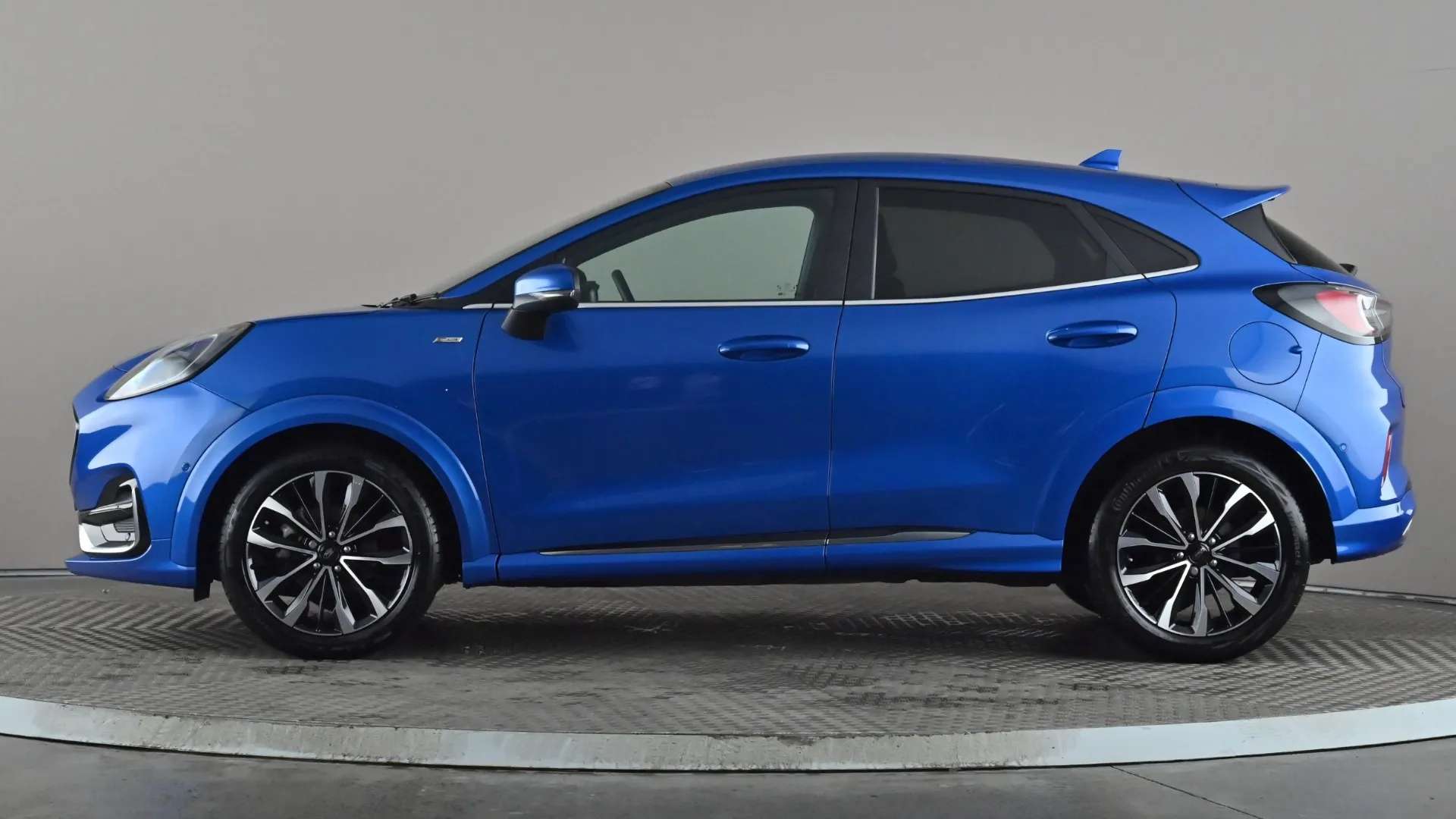 A 2022 FORD PUMA 1.0 EcoBoost Hybrid mHEV ST-Line Vignale A 2022 FORD PUMA 1.0 EcoBoost Hybrid mHEV ST-Line Vignale