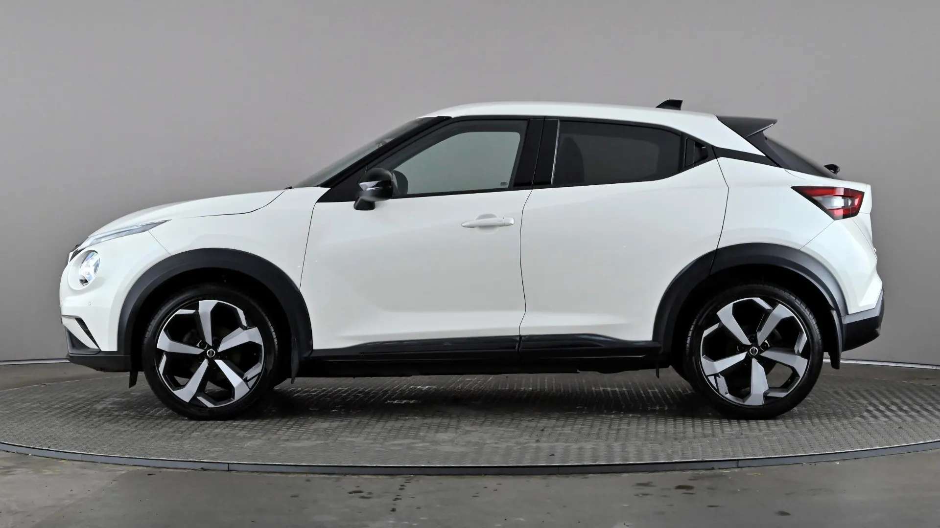 A 2019 NISSAN JUKE 1.0 DiG-T N-Connecta A 2019 NISSAN JUKE 1.0 DiG-T N-Connecta