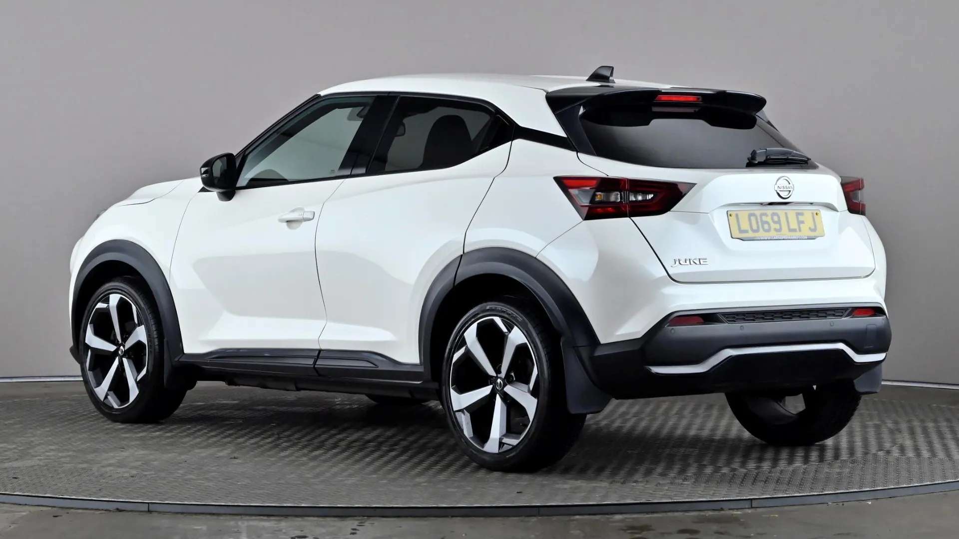 A 2019 NISSAN JUKE 1.0 DiG-T N-Connecta A 2019 NISSAN JUKE 1.0 DiG-T N-Connecta