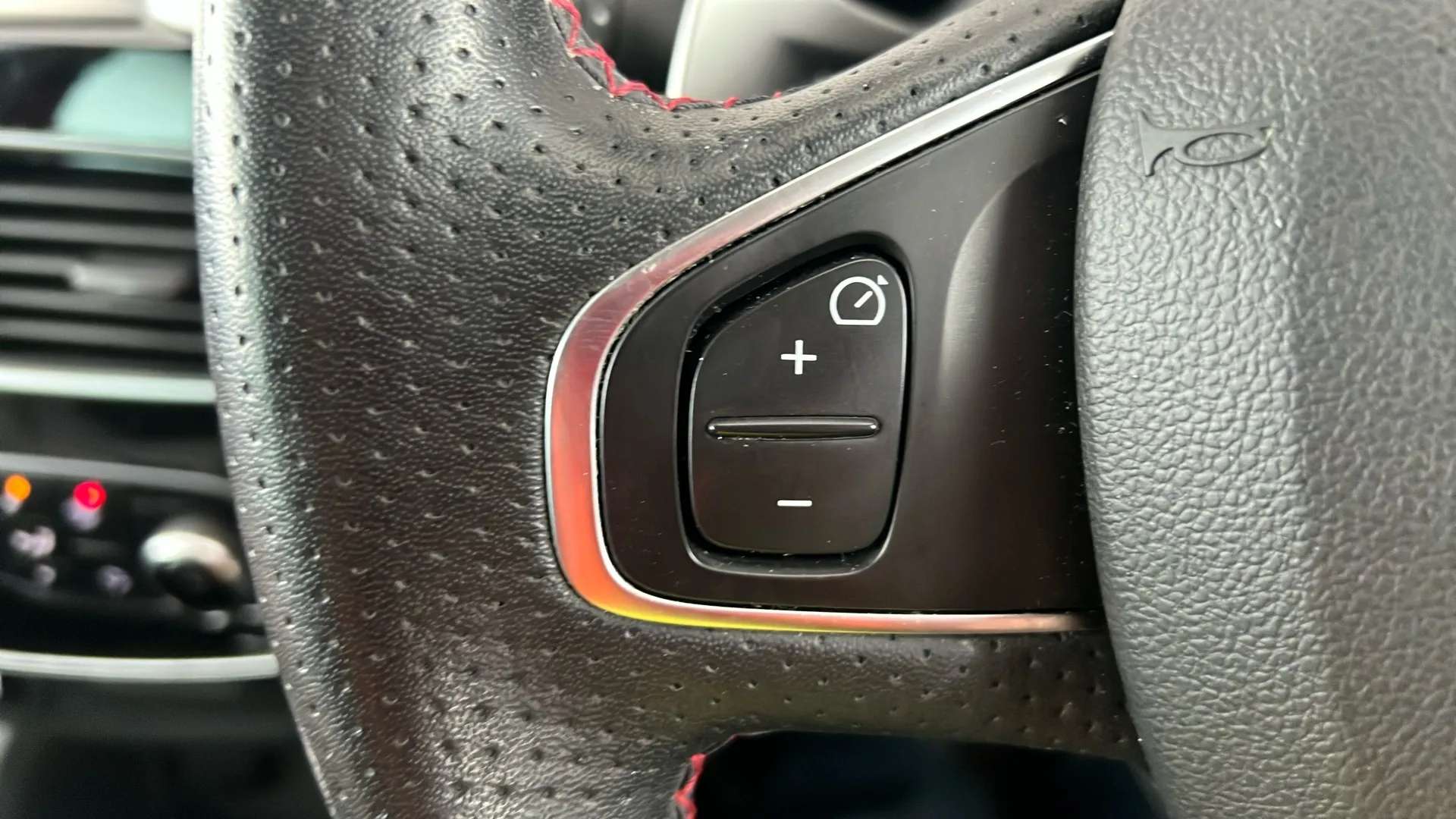 2016 RENAULT CLIO 2016 RENAULT CLIO