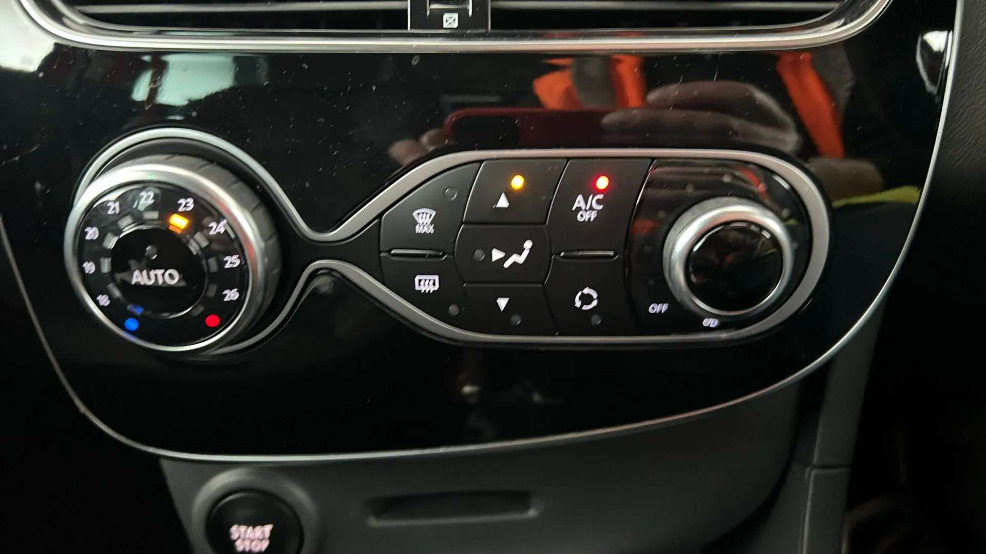 2016 RENAULT CLIO 2016 RENAULT CLIO