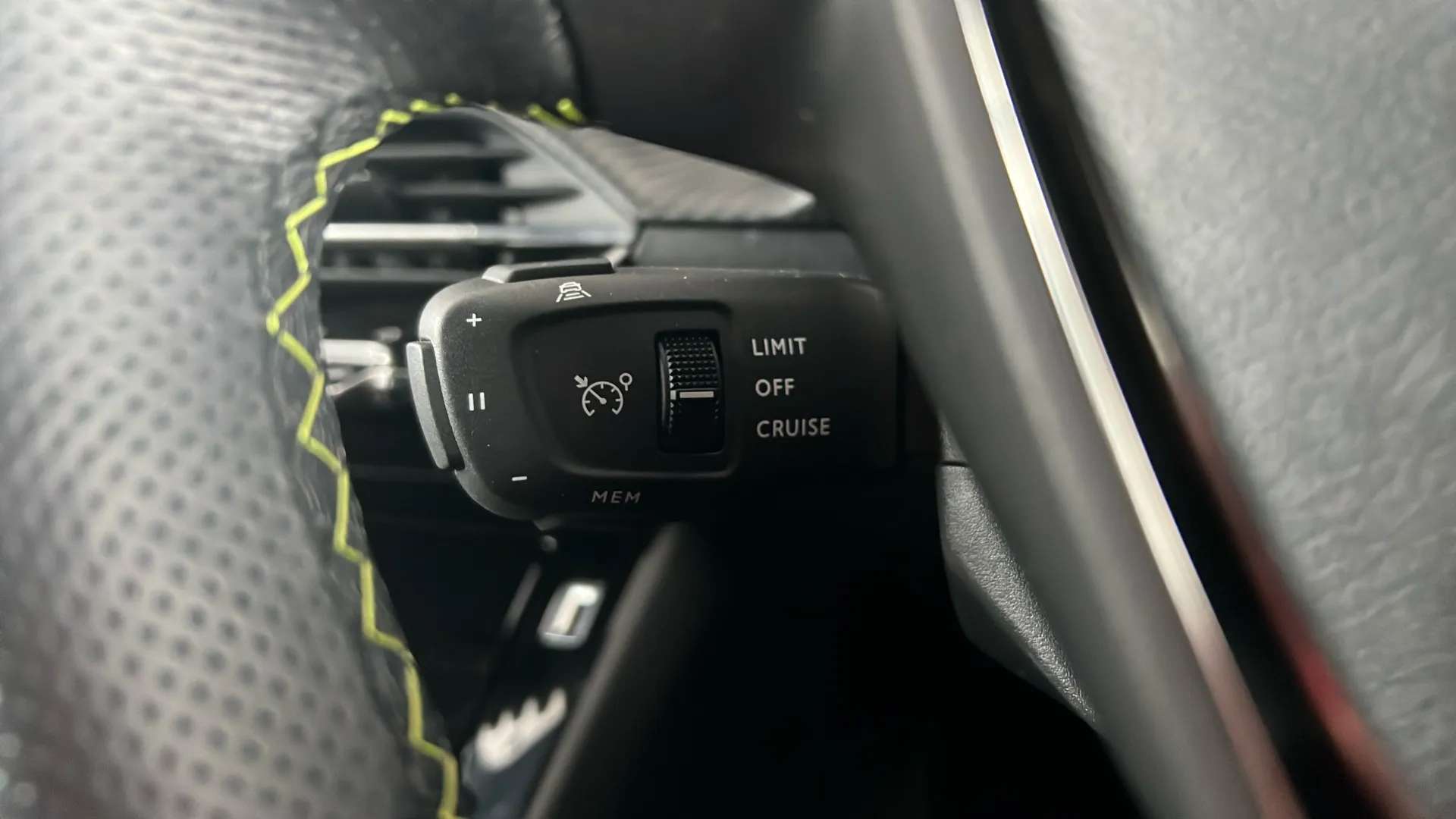 2022 PEUGEOT 2008 2022 PEUGEOT 2008