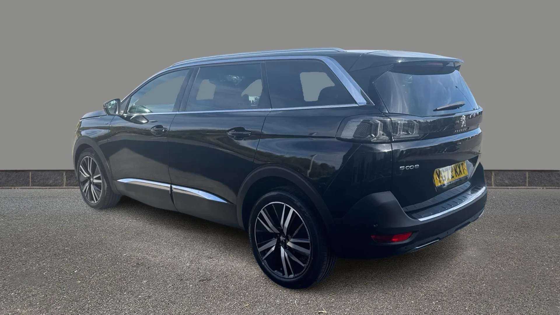 A 2022 PEUGEOT 5008 1.5 BlueHDi GT Premium EAT8 A 2022 PEUGEOT 5008 1.5 BlueHDi GT Premium EAT8