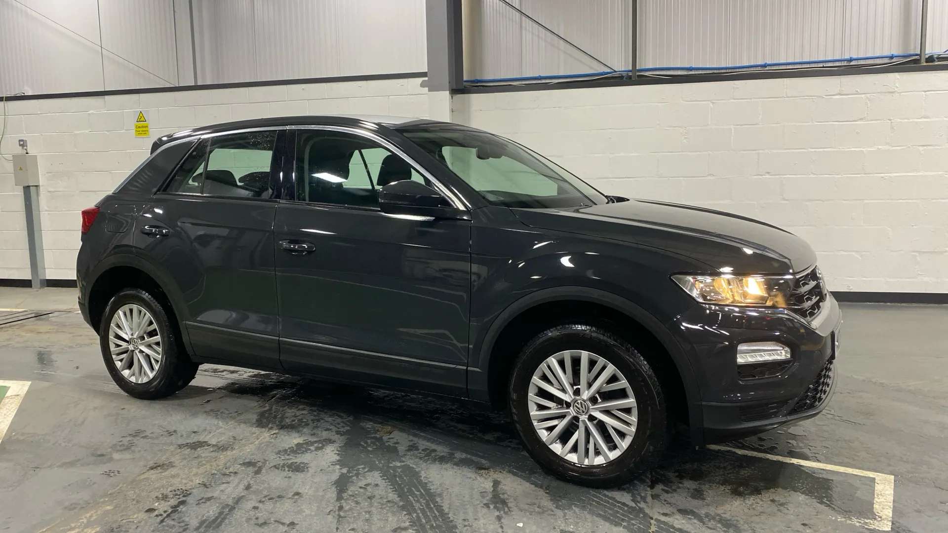 A 2019 VOLKSWAGEN T-ROC 1.0 TSI S A 2019 VOLKSWAGEN T-ROC 1.0 TSI S