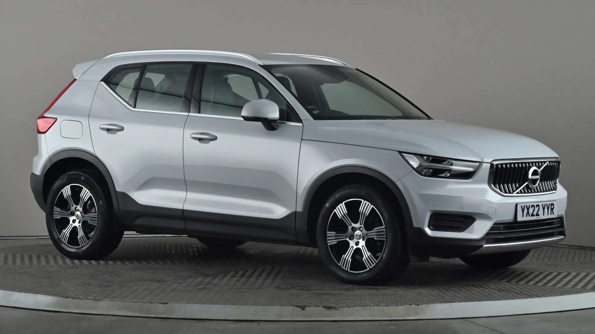2022 VOLVO XC40 2022 VOLVO XC40