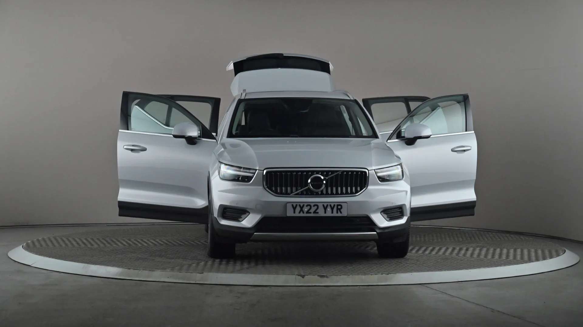 2022 VOLVO XC40 2022 VOLVO XC40