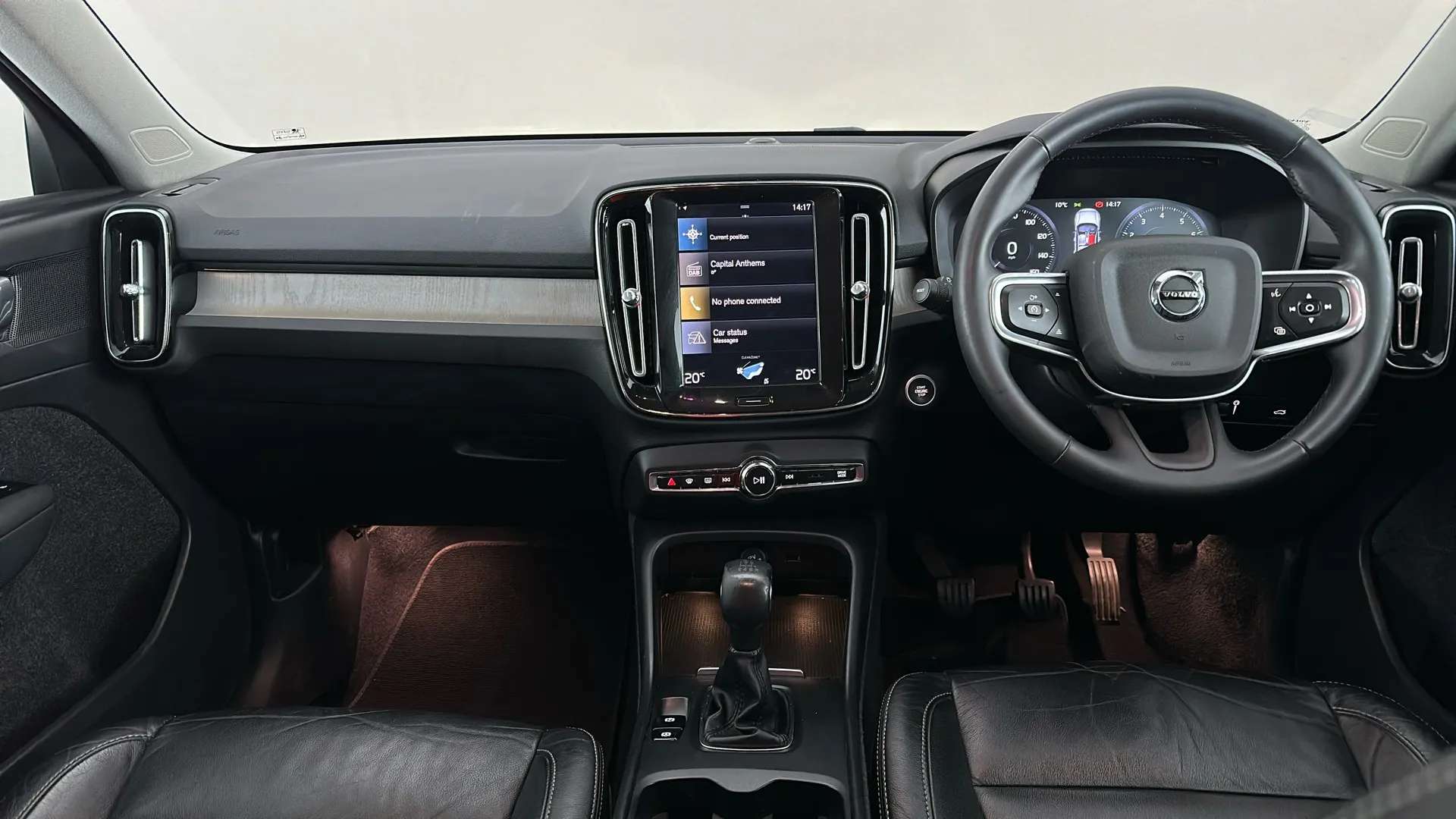 2022 VOLVO XC40 2022 VOLVO XC40