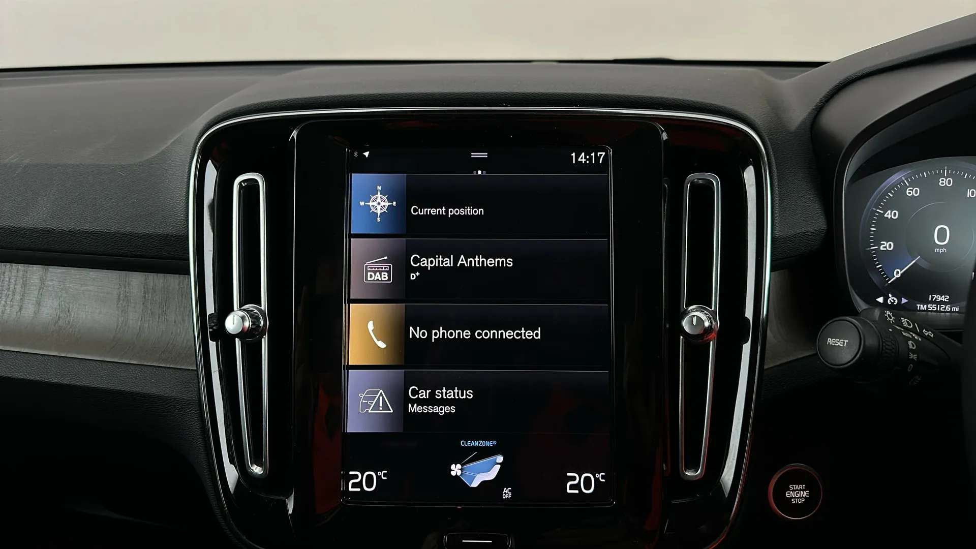 2022 VOLVO XC40 2022 VOLVO XC40