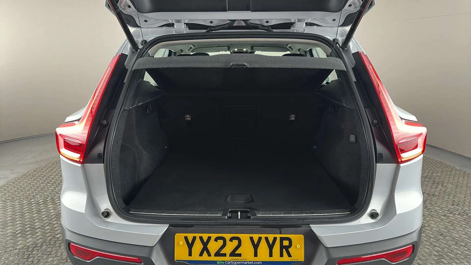 2022 VOLVO XC40 2022 VOLVO XC40