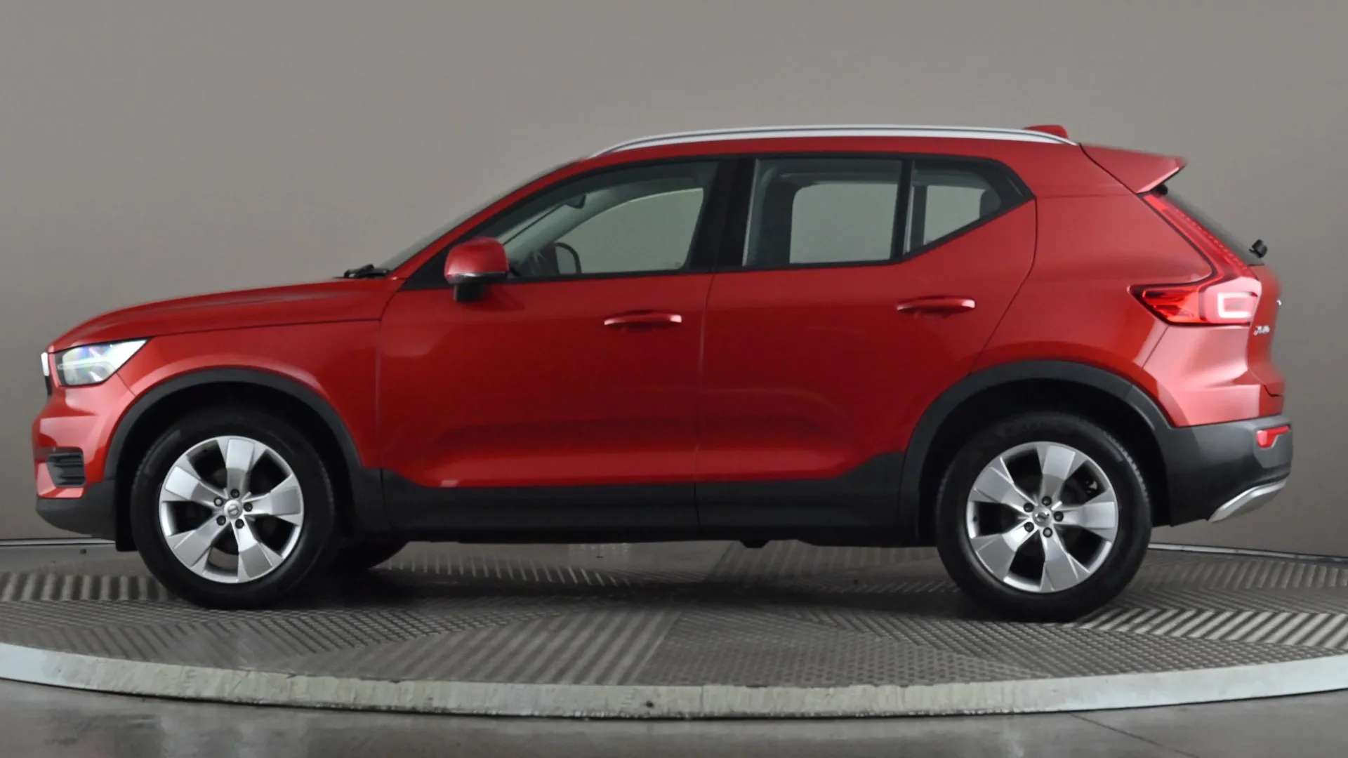 2020 VOLVO XC40 2020 VOLVO XC40