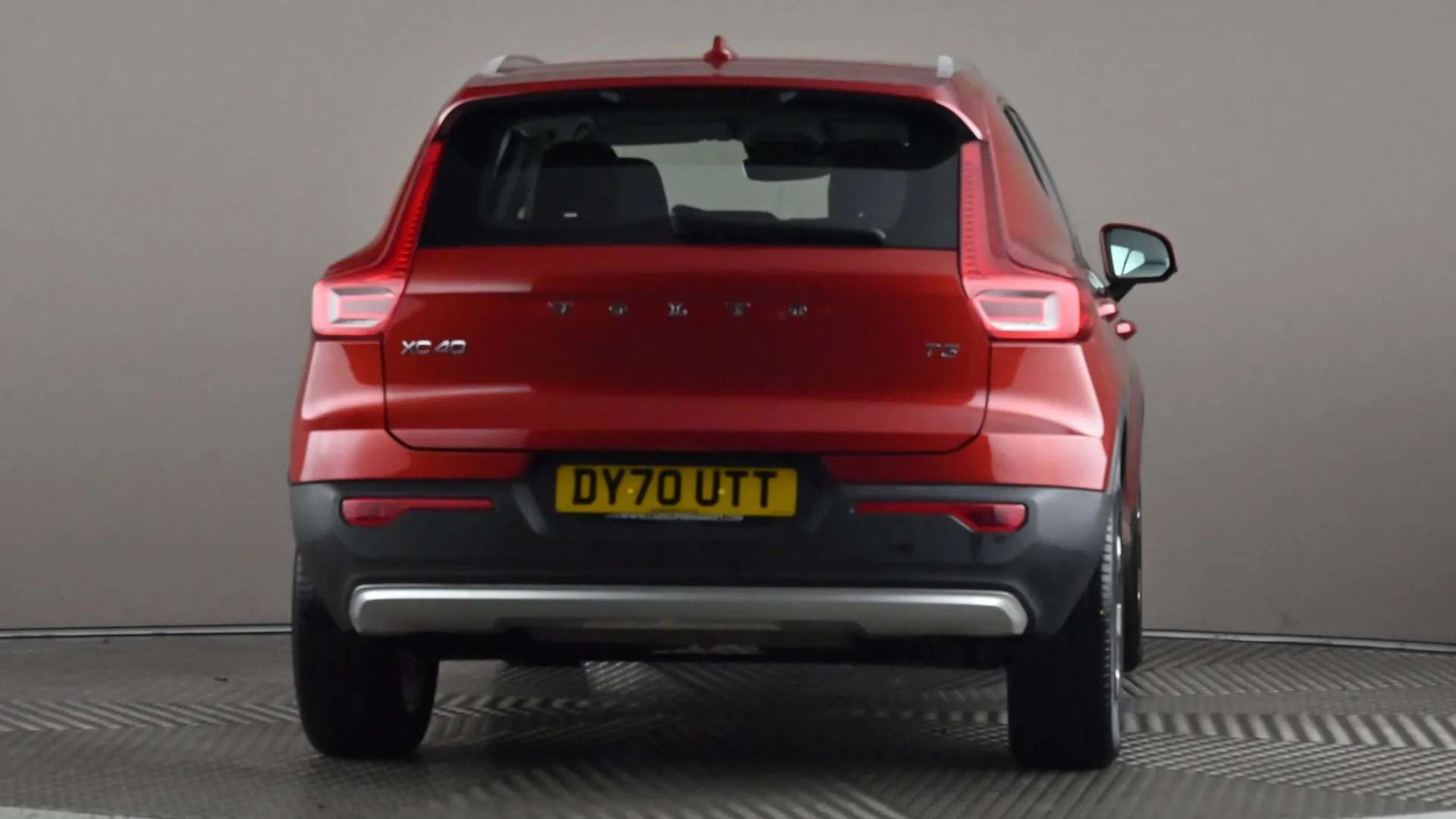 2020 VOLVO XC40 2020 VOLVO XC40