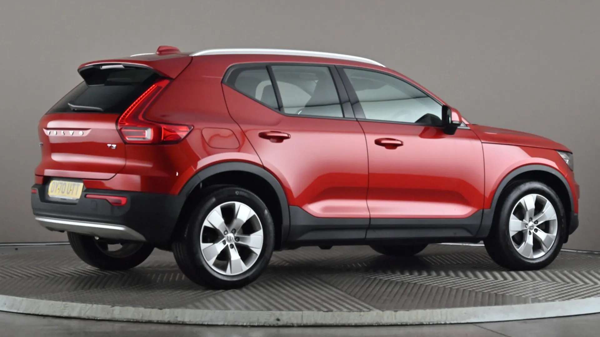 2020 VOLVO XC40 2020 VOLVO XC40