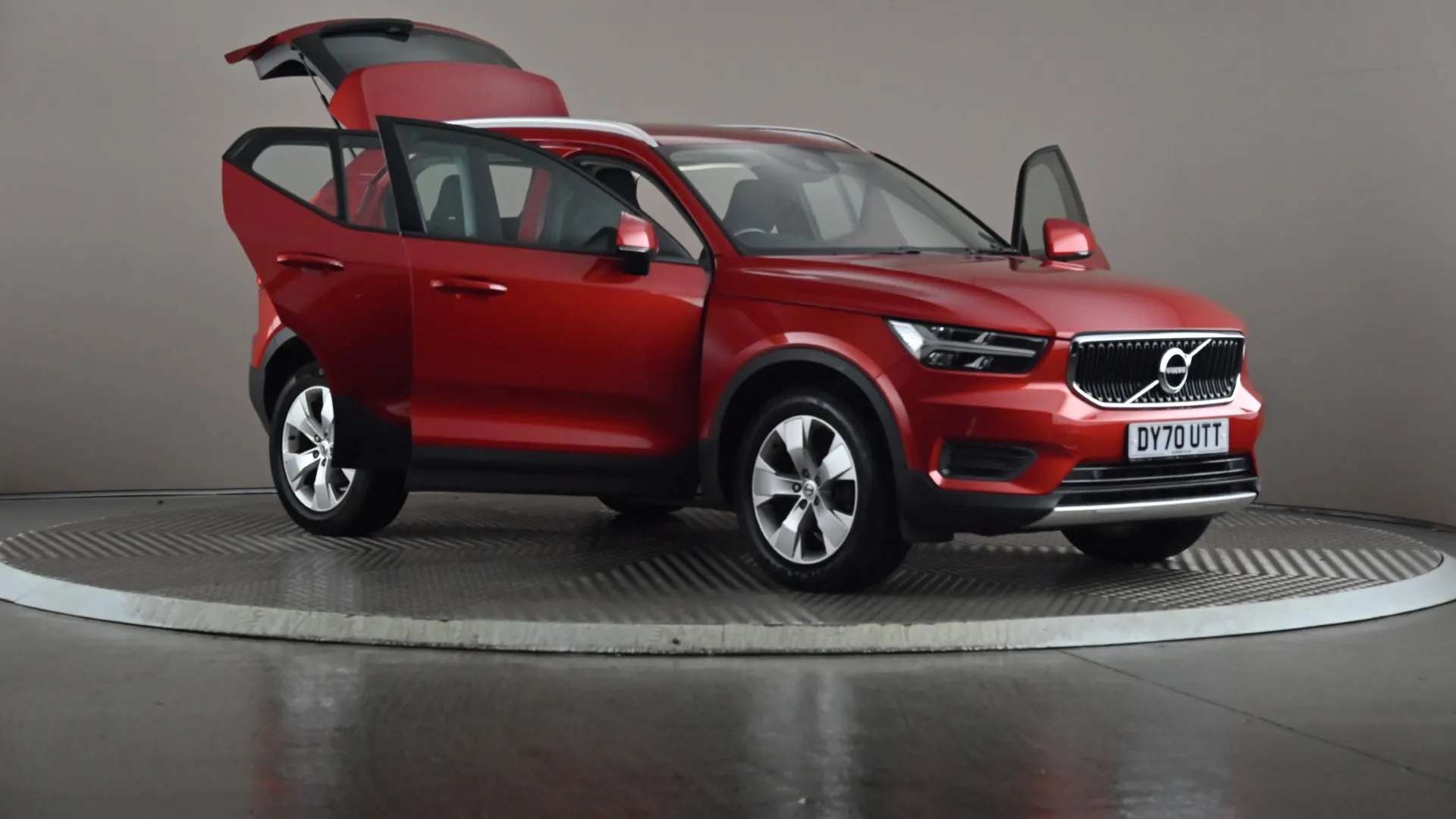 2020 VOLVO XC40 2020 VOLVO XC40