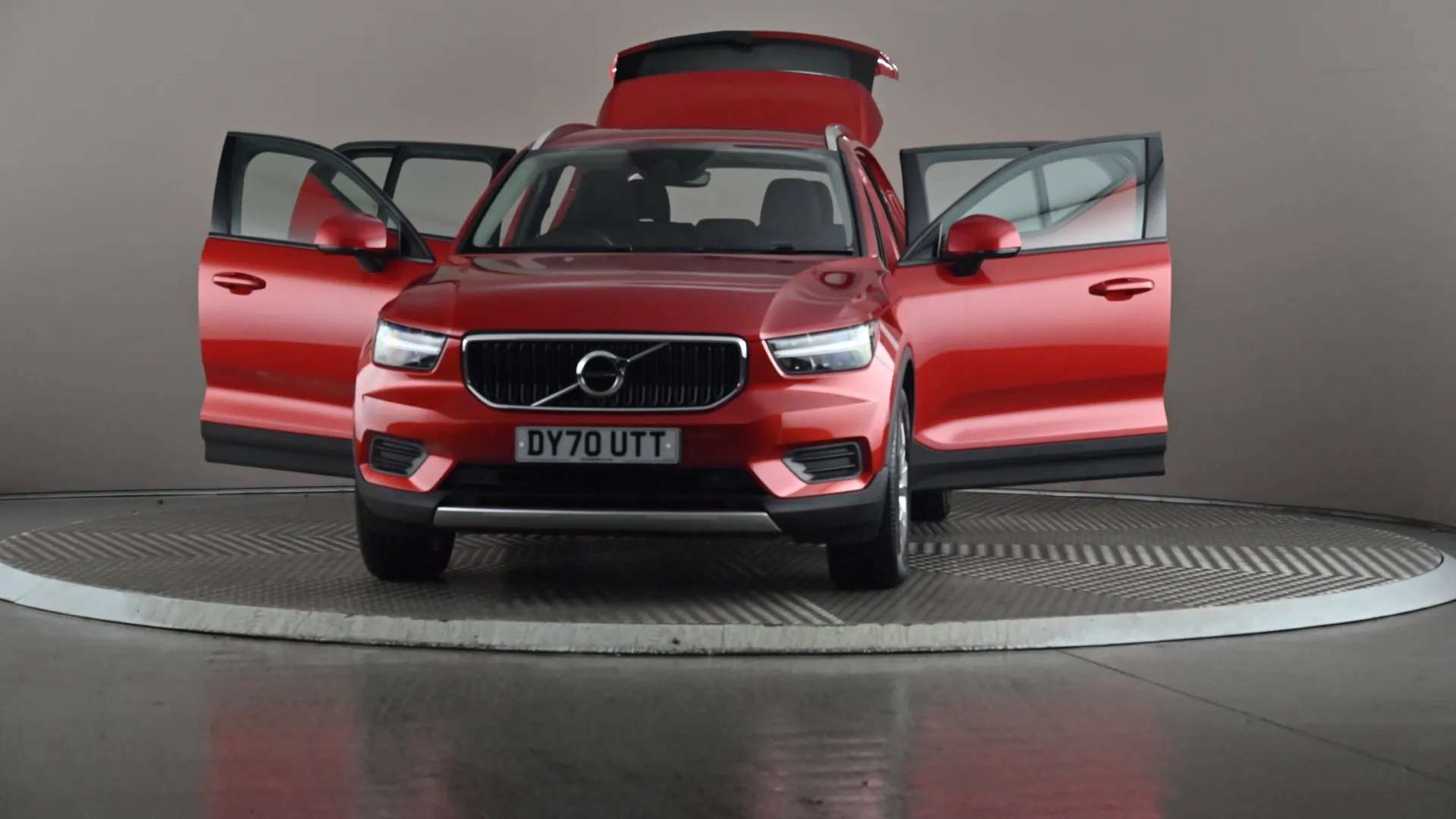 2020 VOLVO XC40 2020 VOLVO XC40