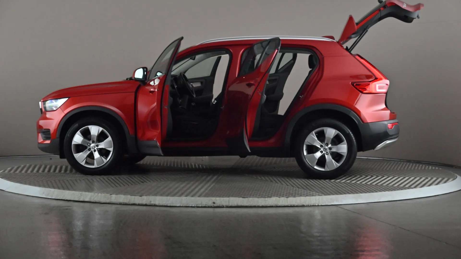 2020 VOLVO XC40 2020 VOLVO XC40