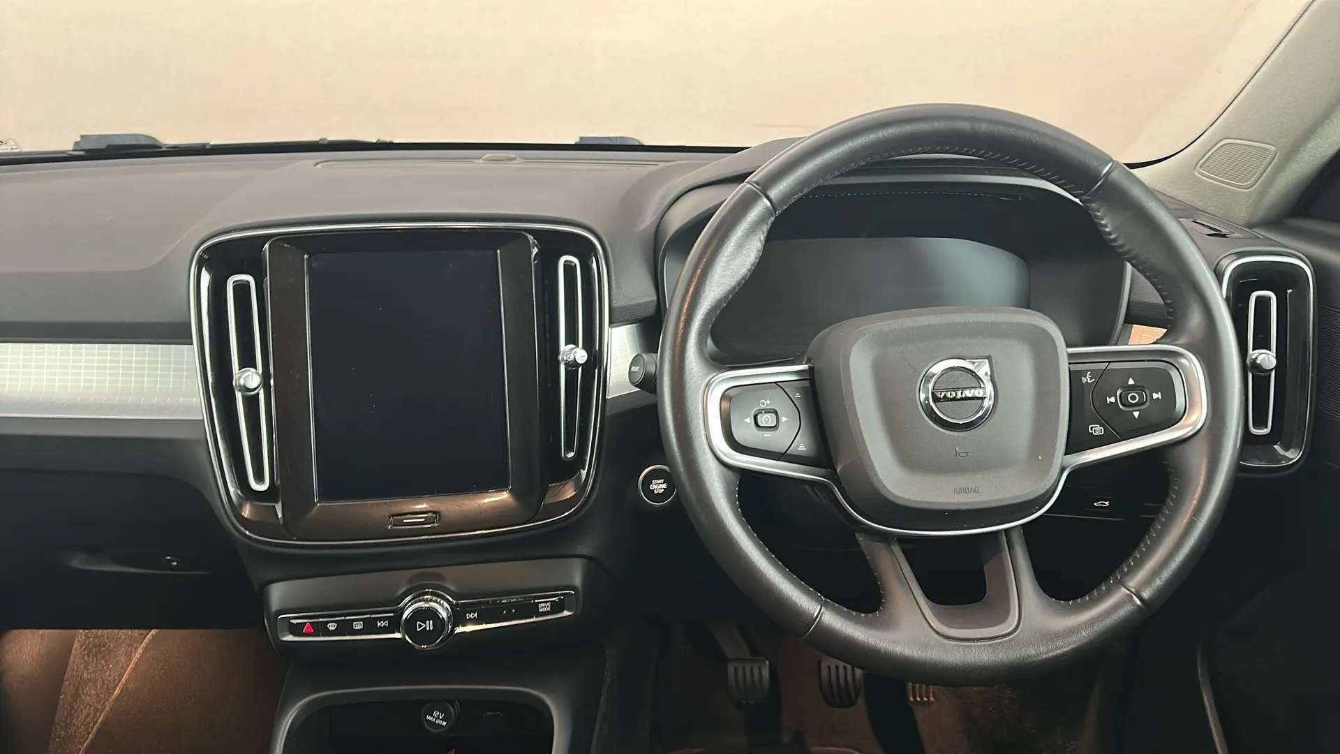 2020 VOLVO XC40 2020 VOLVO XC40