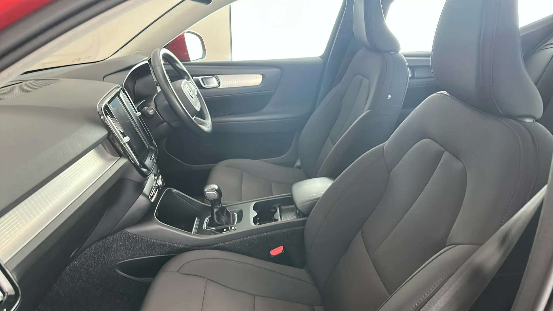 2020 VOLVO XC40 2020 VOLVO XC40