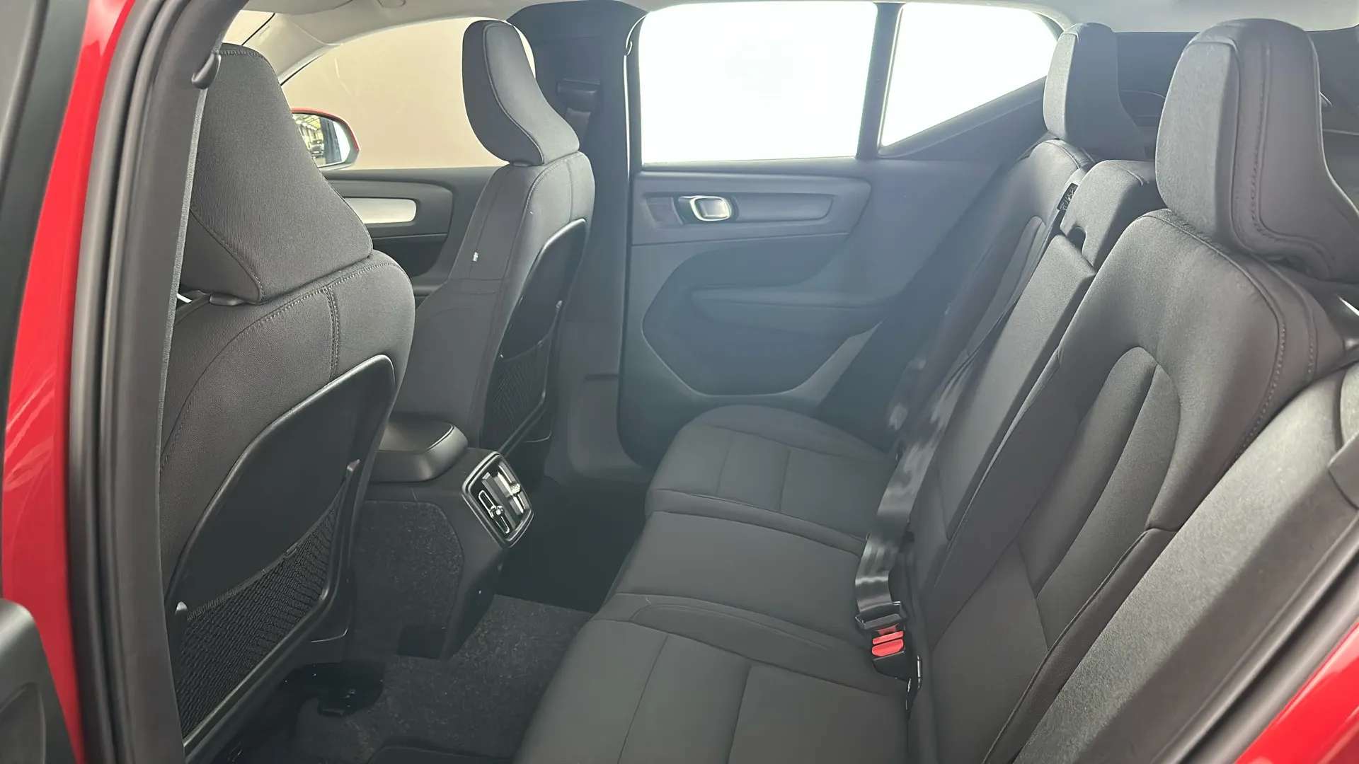 2020 VOLVO XC40 2020 VOLVO XC40