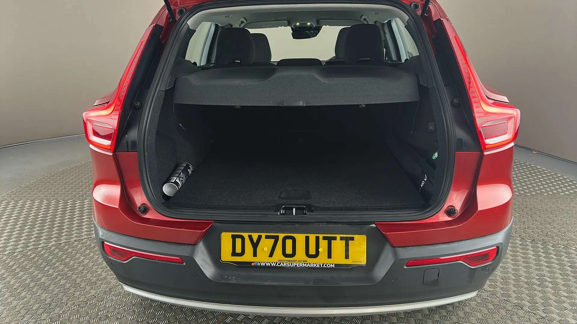 2020 VOLVO XC40 2020 VOLVO XC40