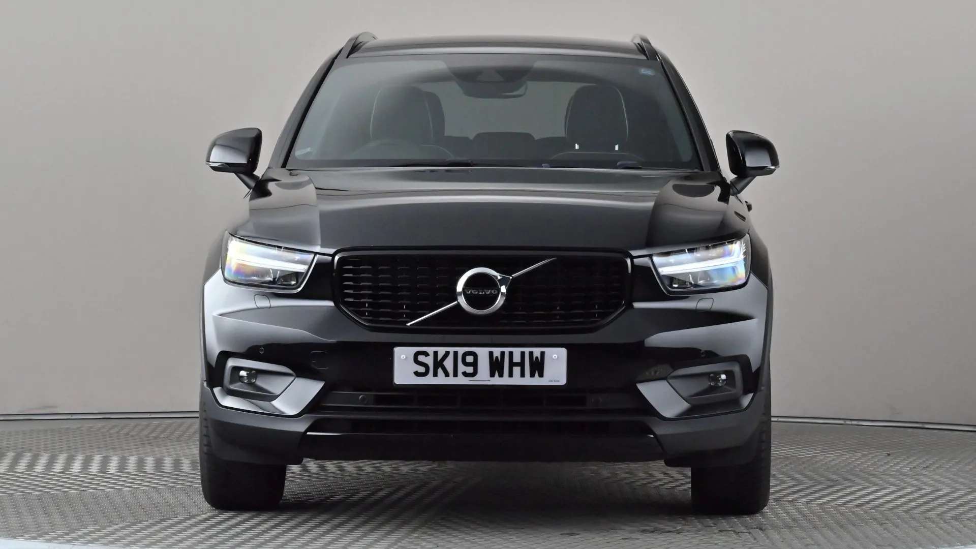 A 2019 VOLVO XC40 1.5 T3 R DESIGN A 2019 VOLVO XC40 1.5 T3 R DESIGN