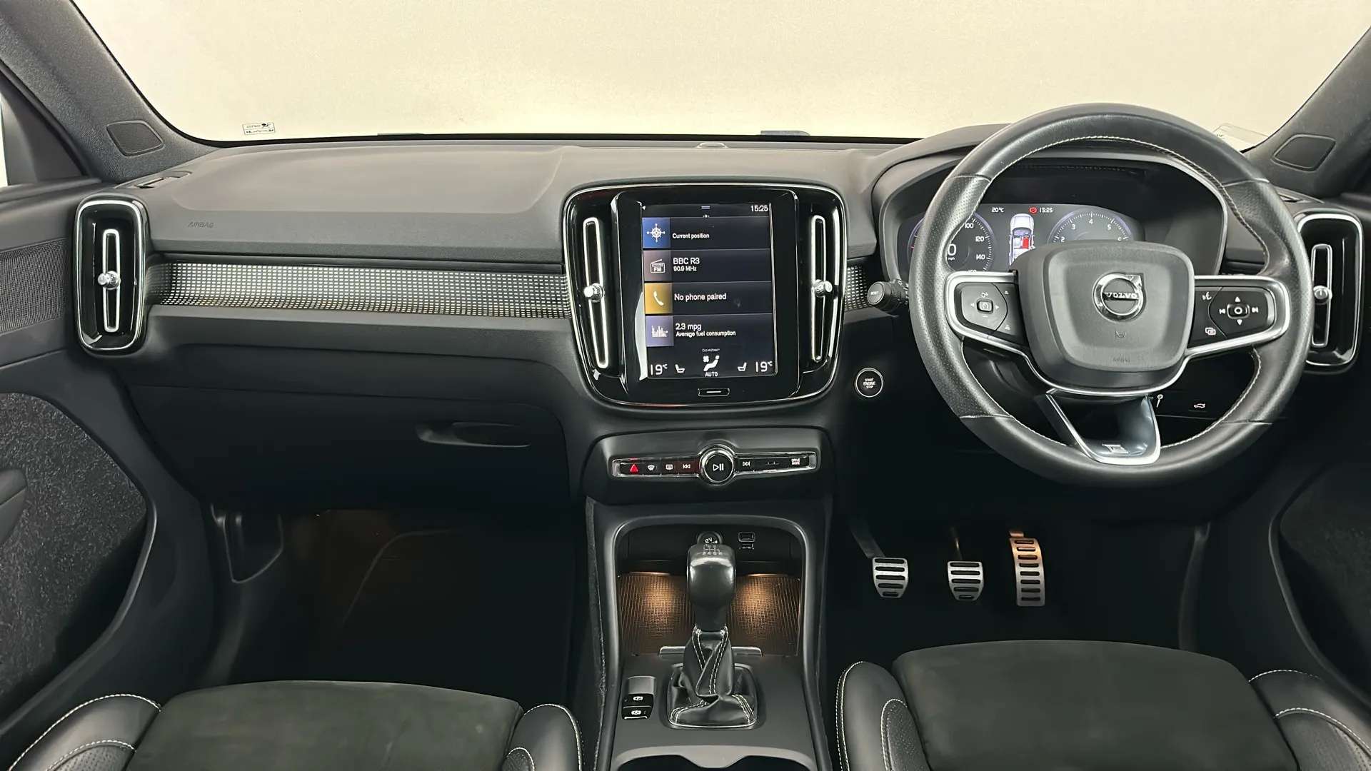 2019 VOLVO XC40 2019 VOLVO XC40