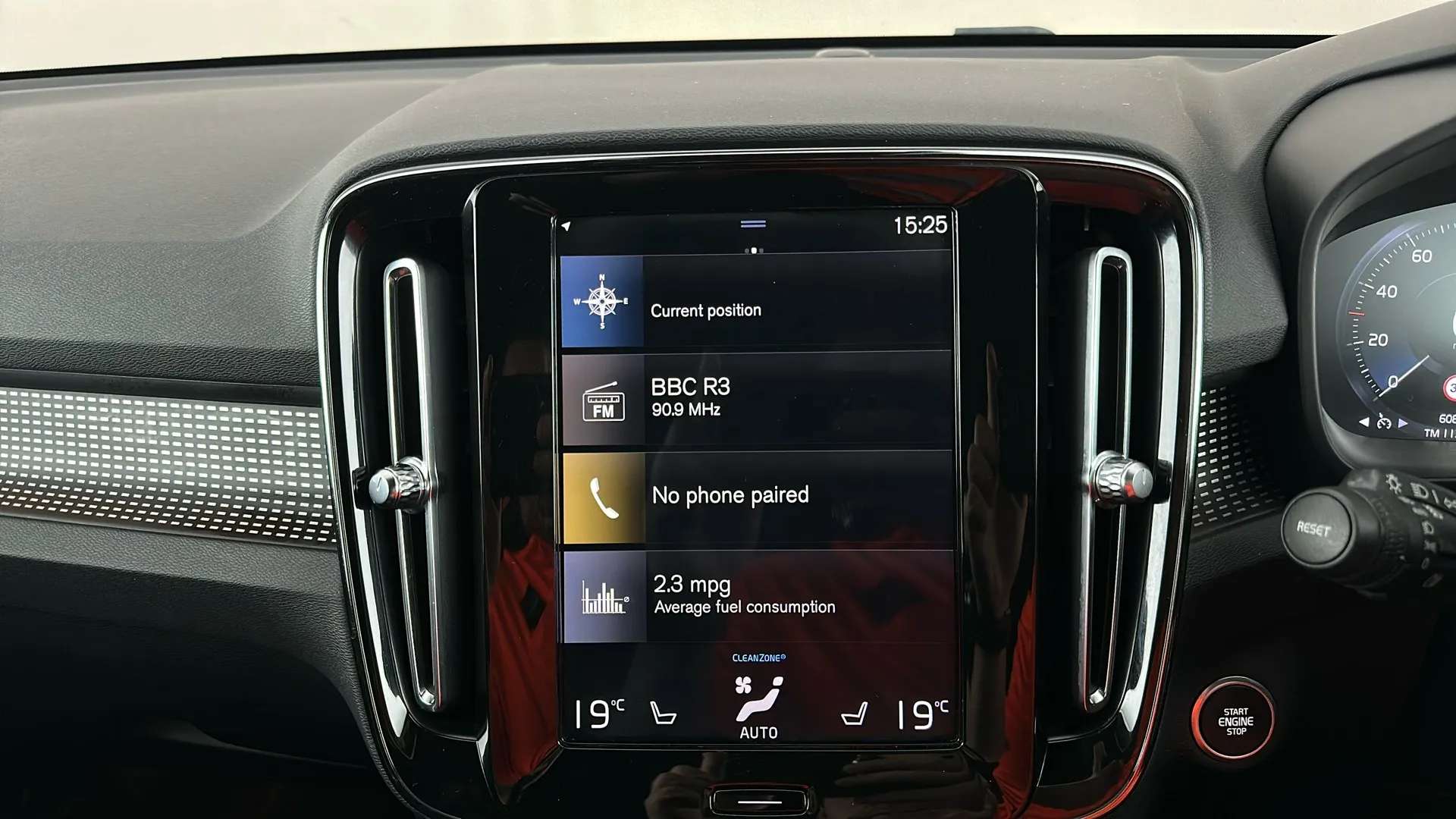 2019 VOLVO XC40 2019 VOLVO XC40