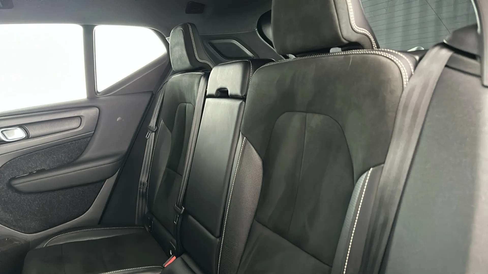 2019 VOLVO XC40 2019 VOLVO XC40