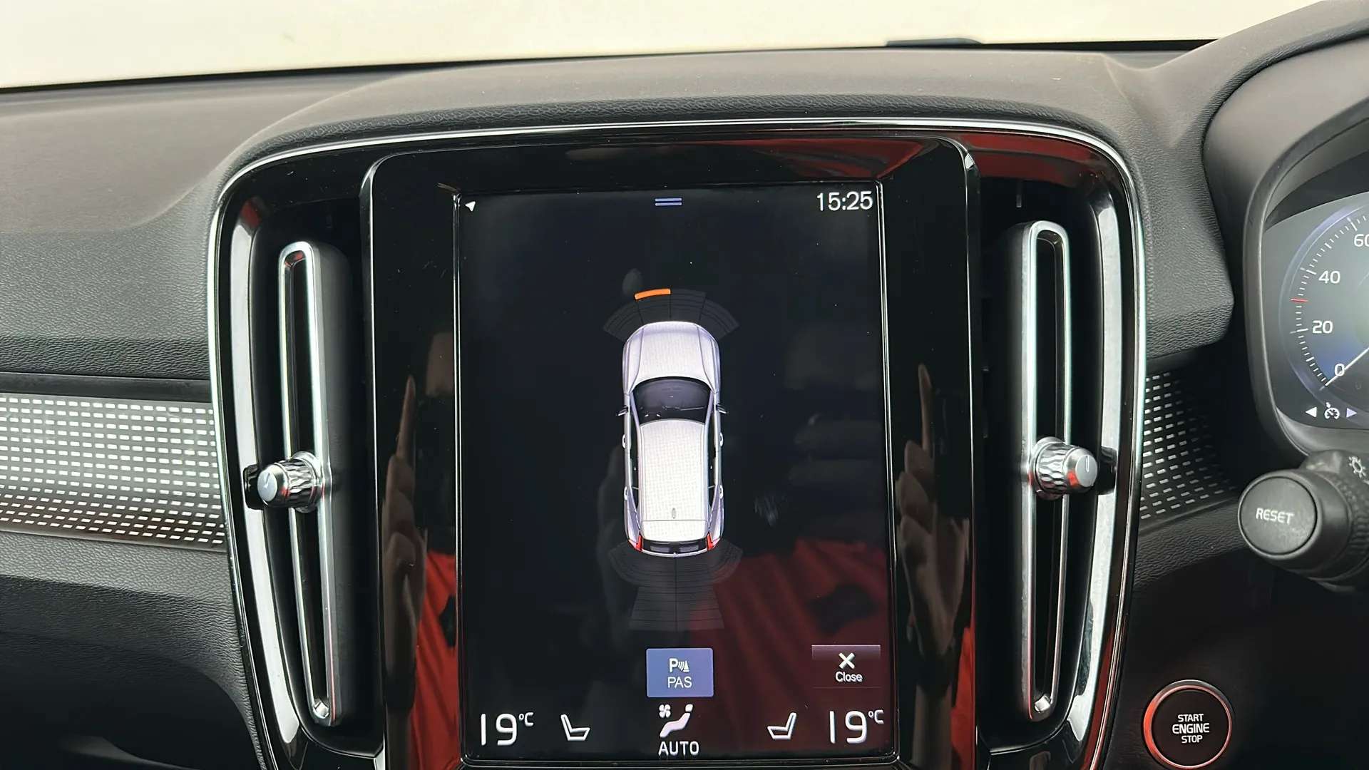 2019 VOLVO XC40 2019 VOLVO XC40