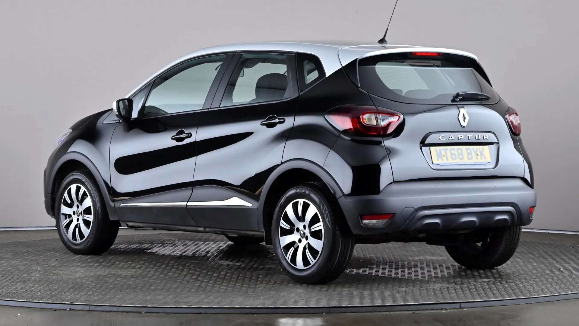 A 2018 RENAULT CAPTUR 0.9 TCE 90 Play A 2018 RENAULT CAPTUR 0.9 TCE 90 Play