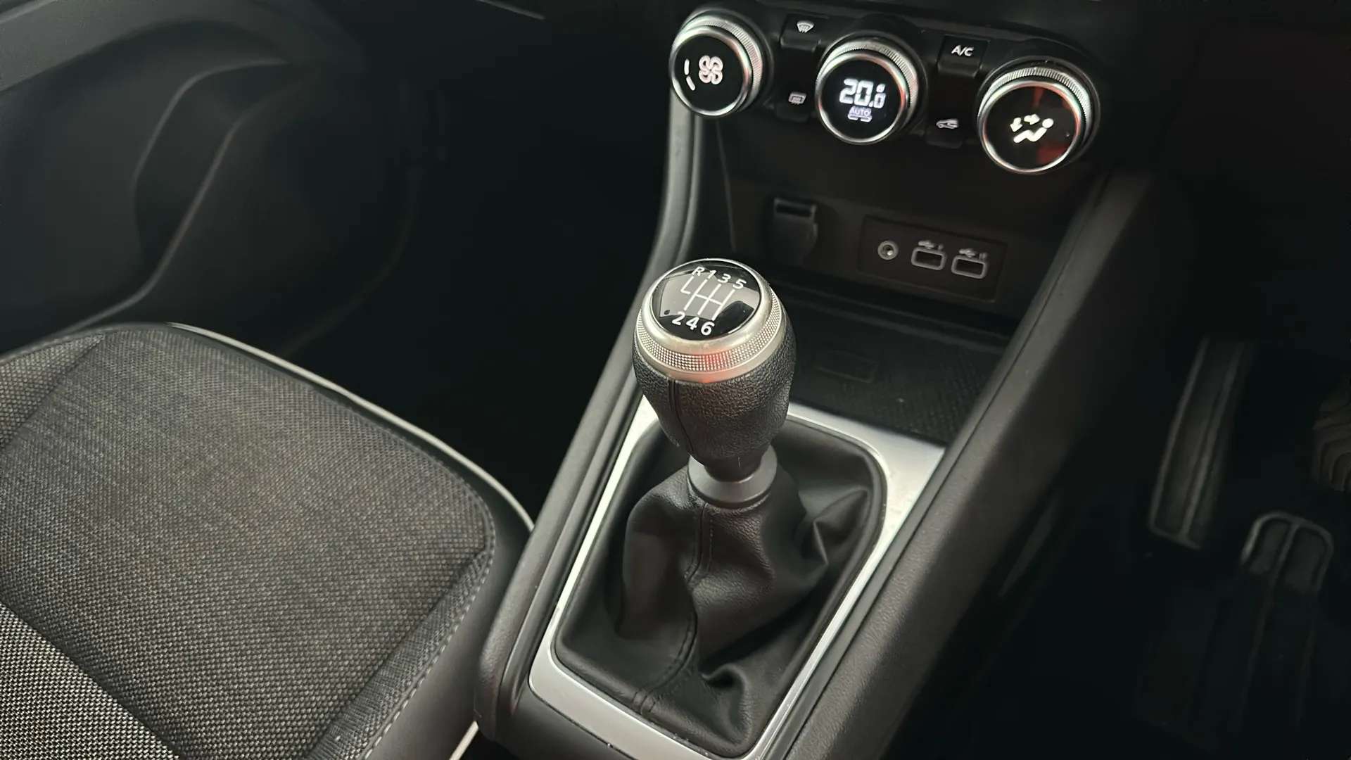 2024 RENAULT CAPTUR 2024 RENAULT CAPTUR