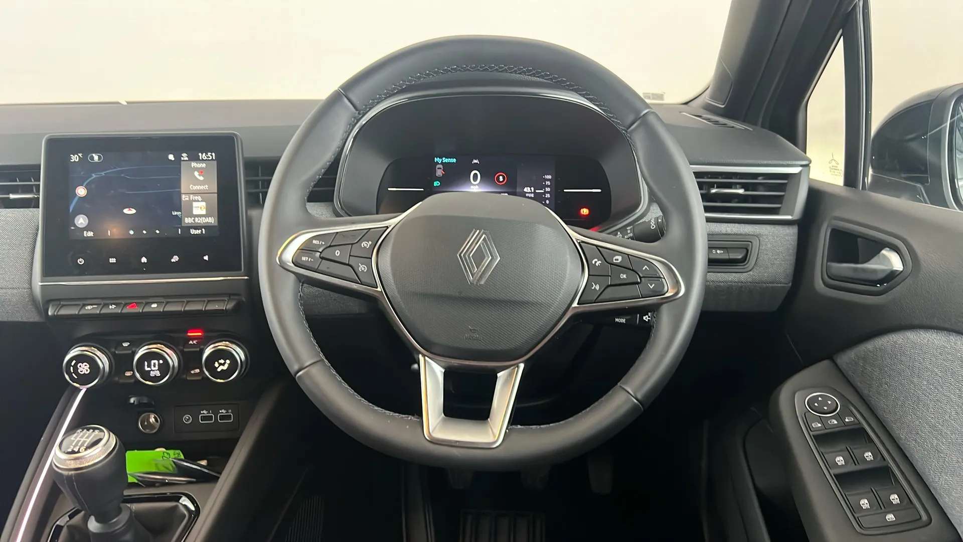 2025 RENAULT CLIO 2025 RENAULT CLIO