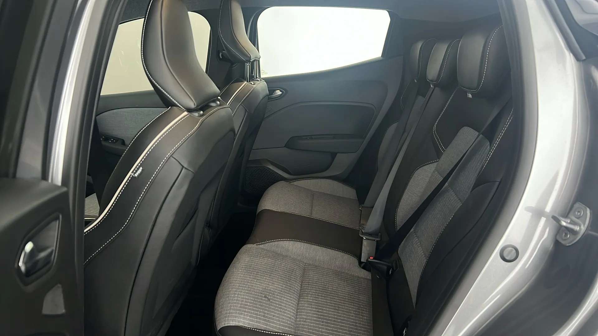 2025 RENAULT CLIO 2025 RENAULT CLIO
